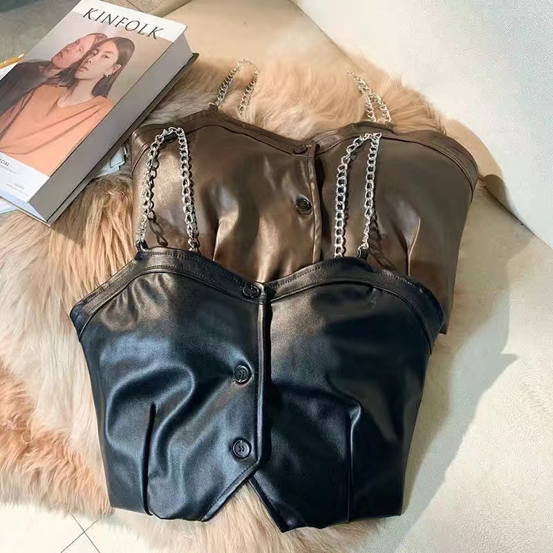 New spring and autumn style girls' chain leather camisole vest, children's layered short single-breasted PU leather vest, fashionable and trendy.