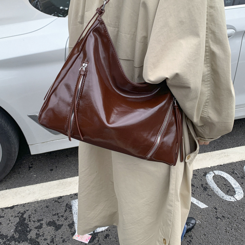 个性拉链简约纯色新款大容量休闲复古质感通勤单肩手提斜挎包包女|undefined