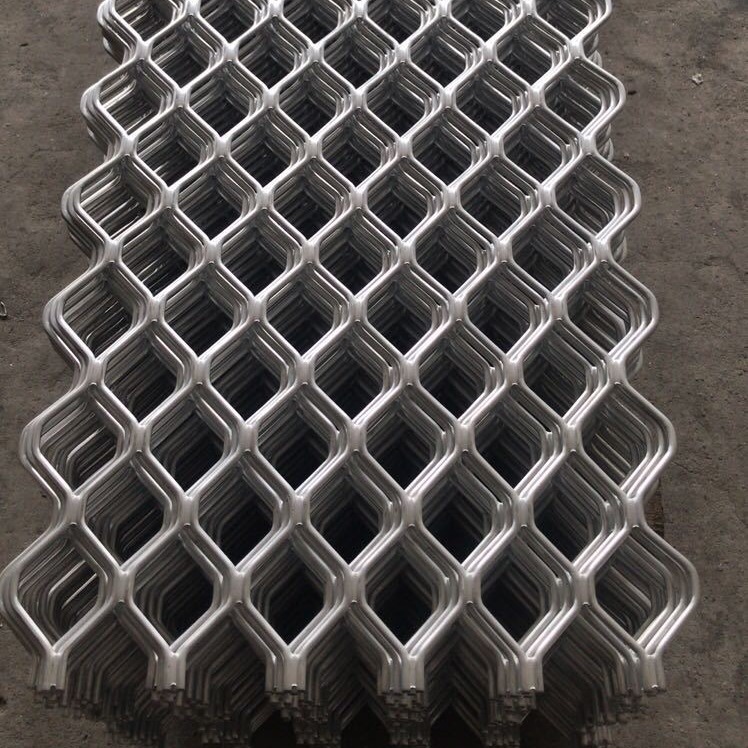 菱形钢芭网 香港建筑施工踏板网片 防护铁板网 金属爬 架网钢笆片
