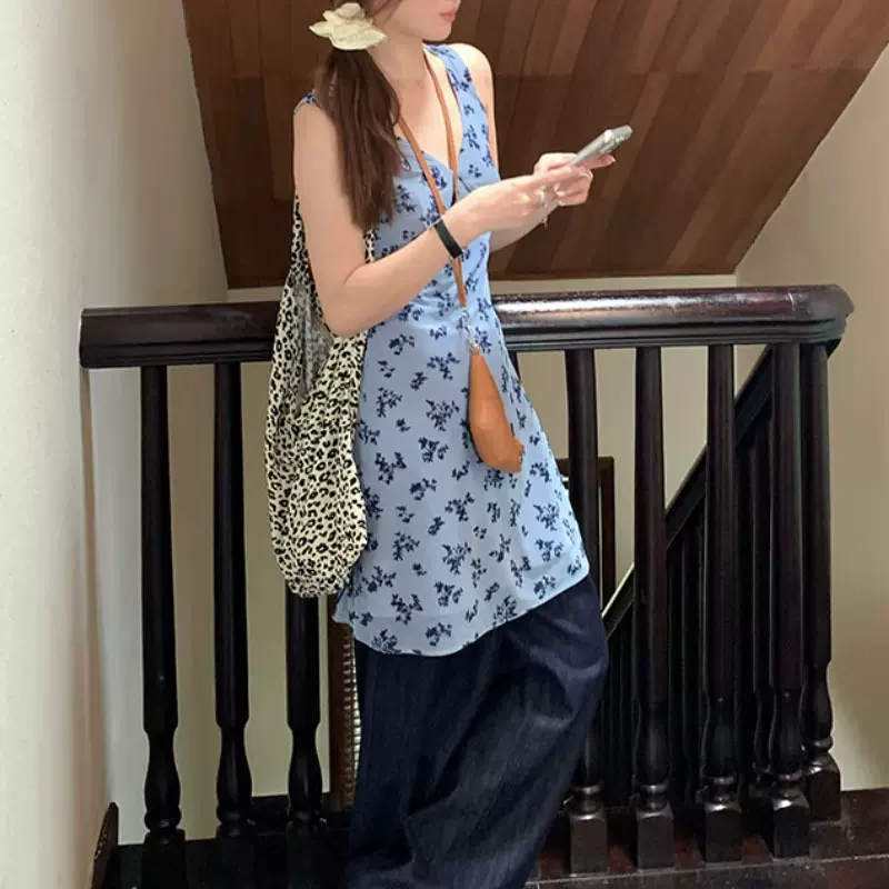 露思叠穿轻法式v领无袖背心裙女夏修身收腰茶歇碎花连衣裙2025新