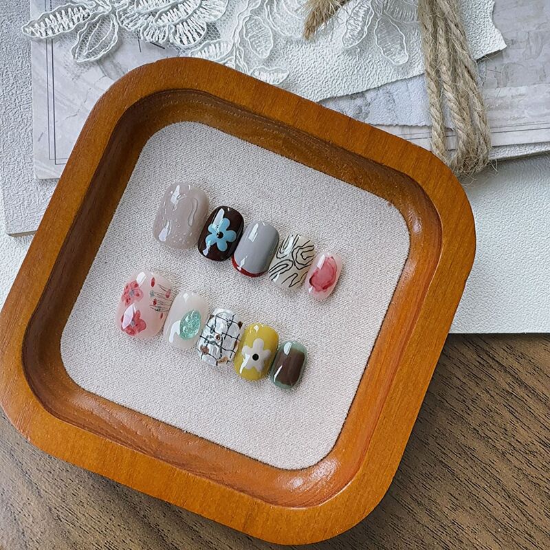 Unique Handmade Wearable Nails with Artistic Retro Hand-Painted Floral Designs, Color-Blocking Oil Painting Style Short Nail Pieces Unique Handmade Wearable Nails with Artistic Retro Hand-Painted Floral Designs, Color-Blocking Oil Painting Style Short Nail Pieces