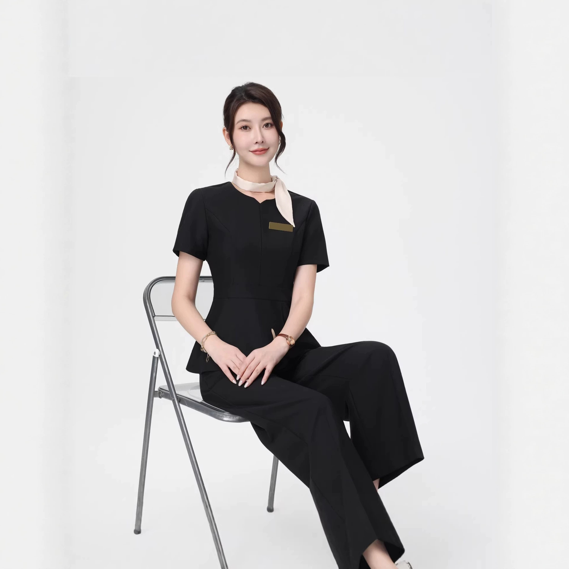 Women's professional suit for beauty salons, summer style, suitable for receptionists, skin management, and beauticians.