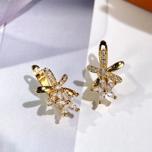 Cao Shi Han-style cute and exquisite copper-inlaid zircon flower earrings for women, Instagram influencer high-quality floral women's earrings