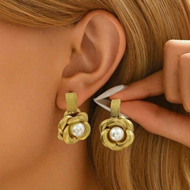 胸针;项链;领结/领花