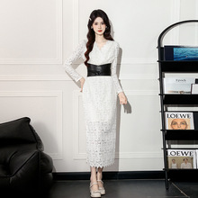 v领蕾丝连衣裙秋季新款女装赫本风气质性感收腰显瘦长袖礼服裙子
