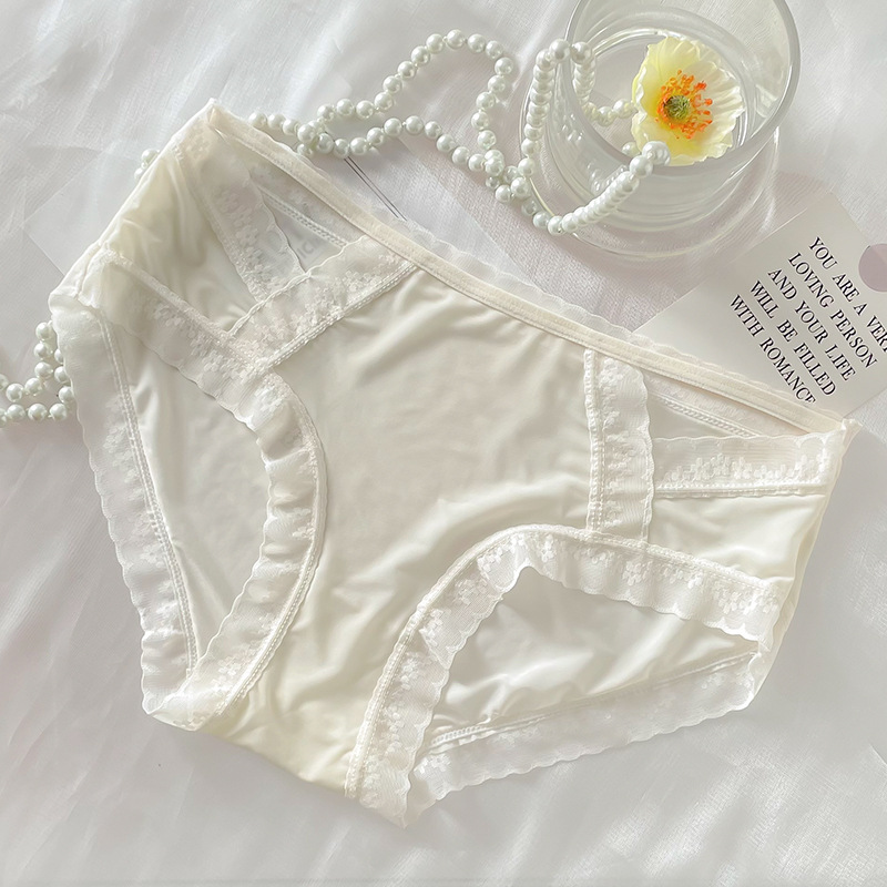 Ropa interior de encaje de las mujeres de verano delgada sin costuras cintura media sexy triángulo de seda de hielo pantalones cortos puro deseo transparente ropa interior de niña