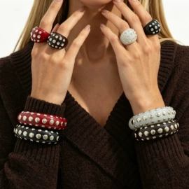 项链;手镯;手链