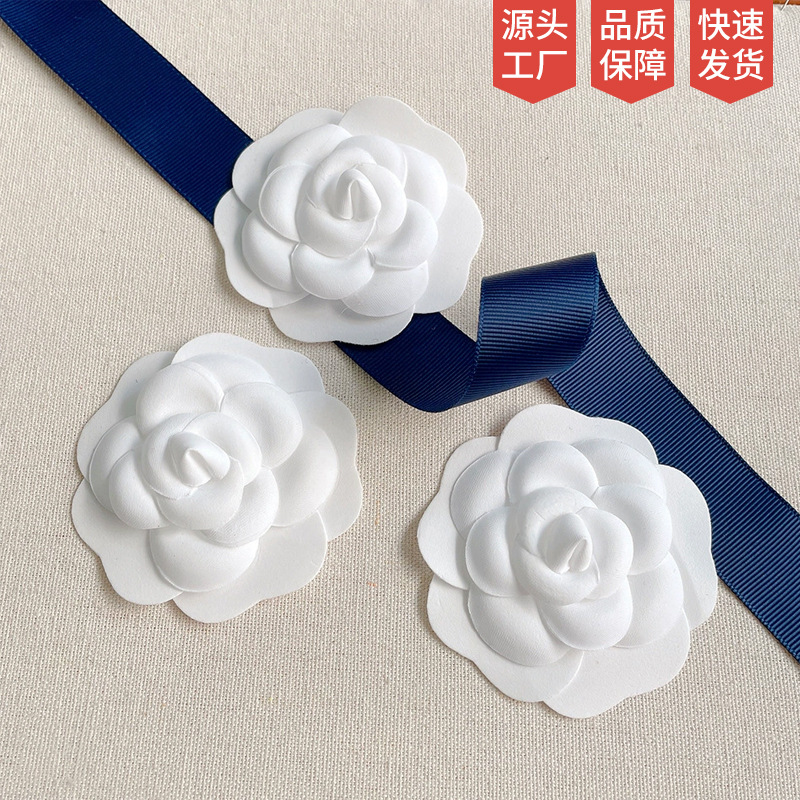 [En el suministro de stock] francés doble C blanco pequeña fragancia Camelia en forma flor artificial caja regalo bolsa decoración DIY image 3