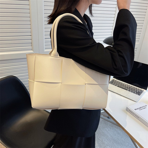 Hollywood Star Bag 2025 New Fashion High-End Chic Shoulder Bag for Women Large Capacity Versatile Top Handle Tote Bag