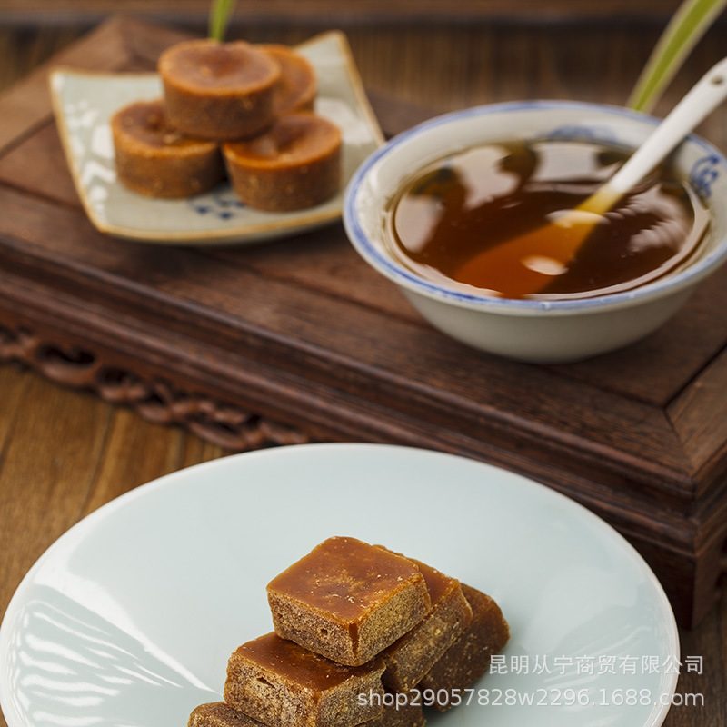 Yunnan Brown Sugar Cube Traditional Handcrafted Cane Sugar Individually Wrapped 500g in use