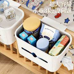 ベッドの上にバスケットを掛けてベッドの上に棚を置くベビーベッドに赤ちゃんの尿が濡れない収納ケースを掛けて、穴を開けないで学生寮を敷く