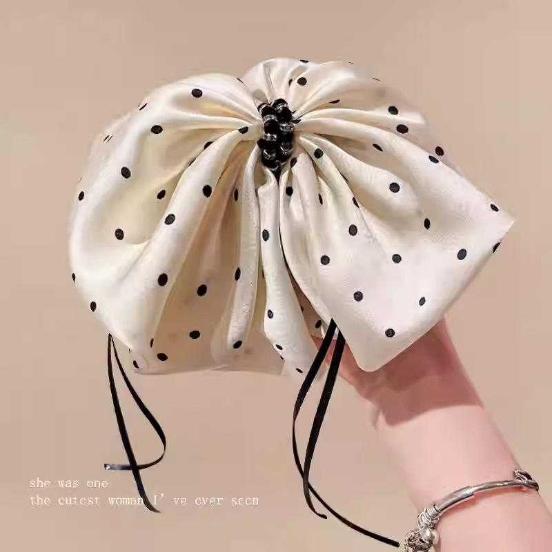 흰색 물방울 포니테일 집게핀