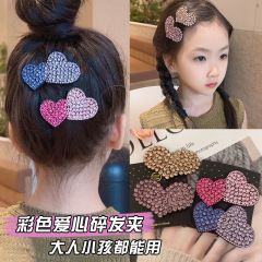 フルドリルの愛のヘアピンの女性の後頭部の砕髪は神器の子供の側の前髪を整理します。