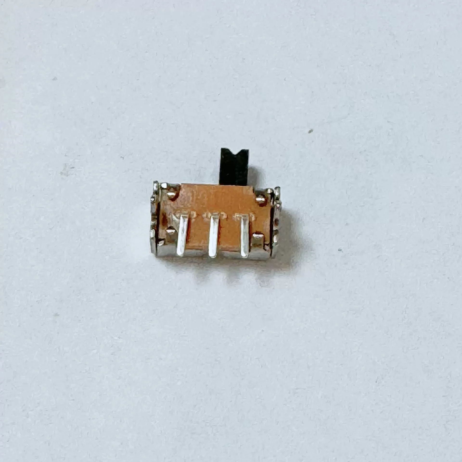 源头厂家SK12D07三脚贴片两档两插耐高温可编带蓝牙音箱拨动开关