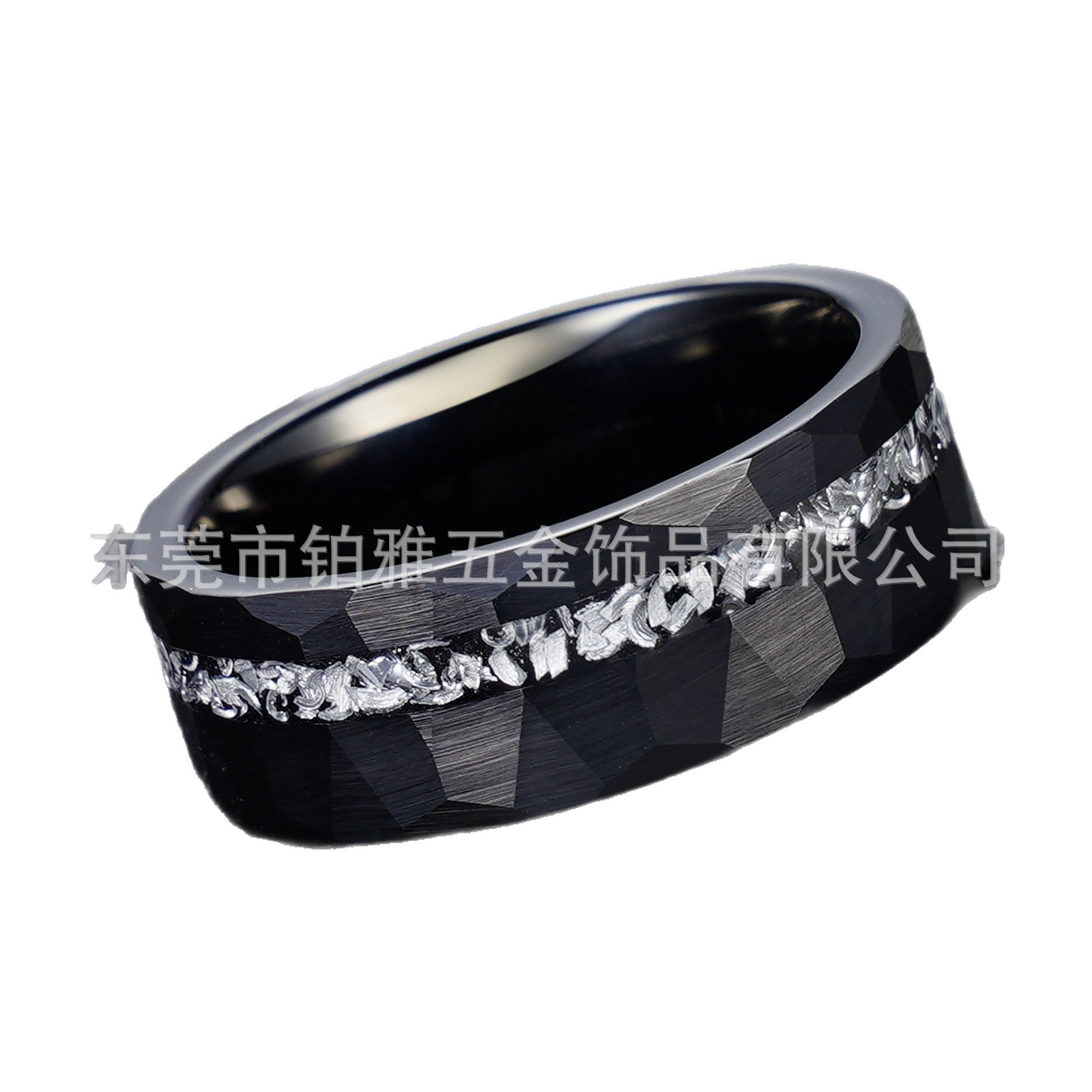 クロスボーダーホット販売電気メッキブラック 8 ミリメートルリングタングステン鋼ハンマーパターン象嵌石破片メンズリングニッチハイエンドセンス