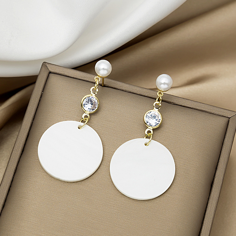 13g Weight 0.03µm-0.05µm Gold Plating Thickness Water Plating Gold Plating Process Copper Ear Needle Material Golden Plated Plating Material Artificial Pearls Inlay Material Drop Earrings Classification 1 Pair Quantity Daily Occasion Alloy Material Flower Pattern Women'S Gender Fashion Style Plating Craft 1 Pair Fashion Flower Plating Alloy Artificial Pearls Drop Earrings 16