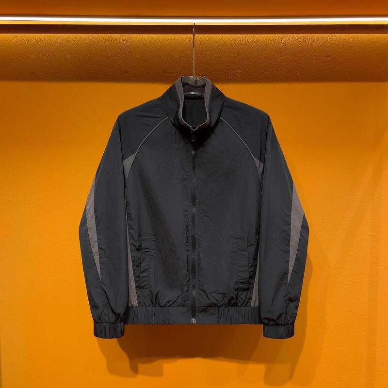 Autumn New Men's High-End Color-Blocked Stand-Up Collar Jacket, Fashionable and Versatile Couple's Loose Casual Top Autumn New Men's High-End Color-Blocked Stand-Up Collar Jacket, Fashionable and Versatile Couple's Loose Casual Top