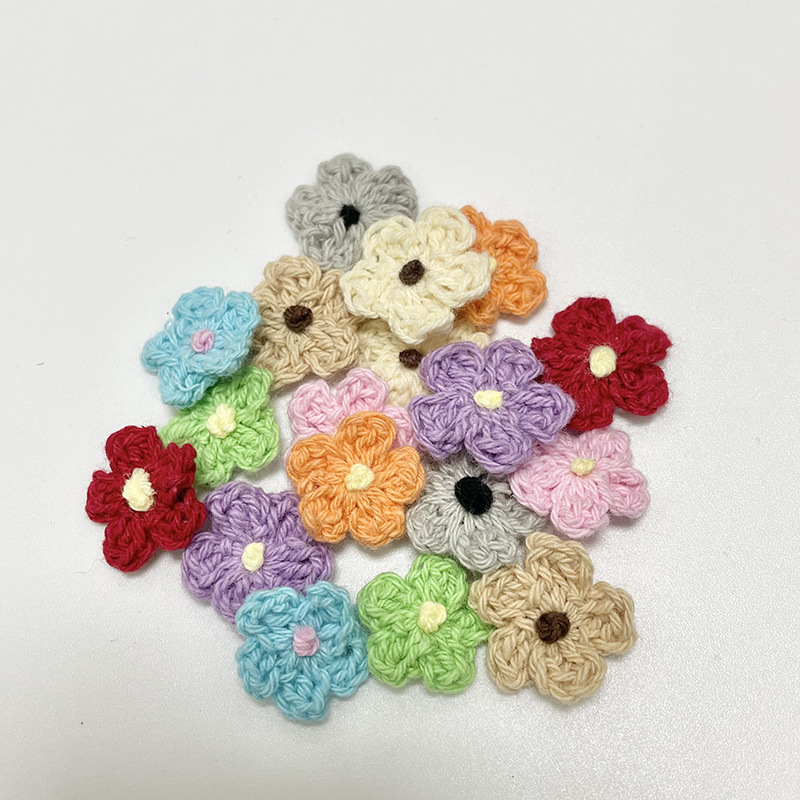 1.5cm小梅花手工钩织毛线花朵服装辅料童装玩具配饰批发钩针小花
