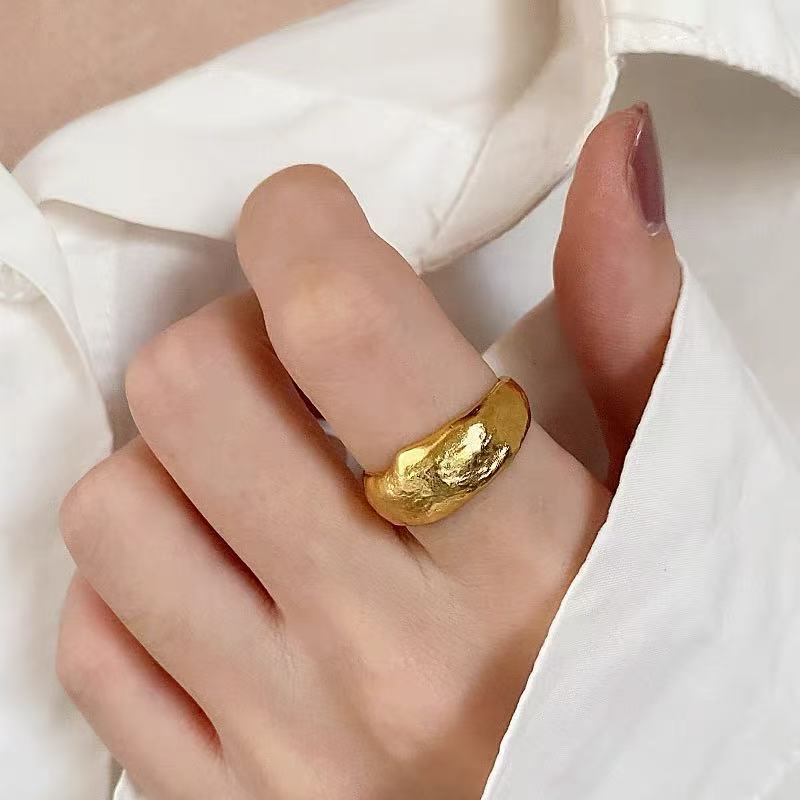韓国版の不規則な925スターリングシルバーの女性用多用途リング、ニッチなインスタイルのデザイン、色あせしない組み合わせリング