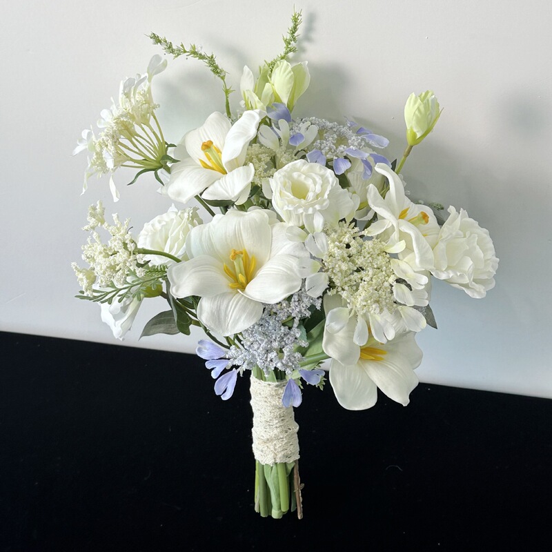 New Korean-Style Wedding Bouquet, White Flowers, Bride's Wedding Flowers, Engagement Flowers, DIY Gift for Best Friend, Photography Props