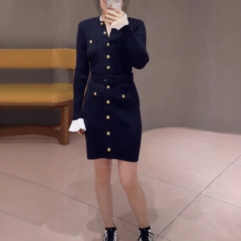 法式小众2025秋冬新款名媛千金风圆领单排扣针织包臀连衣裙女|undefined