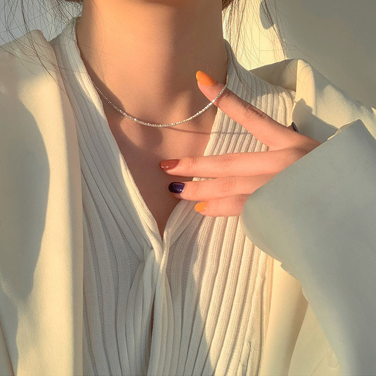 Small design necklace