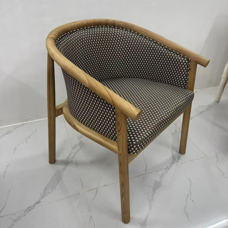 Mesa de comedor de hotel de caja de madera maciza cadena de restaurantes occidentales diseñadores de estilo antiguo asiento de tela de caña