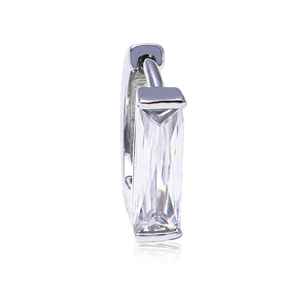 Pendientes sencillos de diamantes cuadrados de estilo moderno, pendientes de aro pequeños y cortos, joyería ligera de lujo con un toque sofisticado._voghion.com