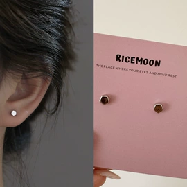 耳钉;耳环;戒指