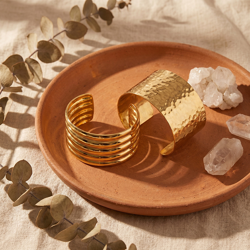 TENA Europa y los Estados Unidos de joyería transfronteriza alta sensación de acero inoxidable 18k oro chapado pulsera pulsera de acero titanio abertura pulsera mujer