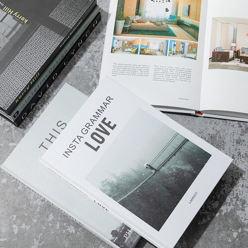 New Stylish Mid-range Luxury Sample Room English Magazine Real Book Decorative Accent Decor Piece with Page Turning Real Book