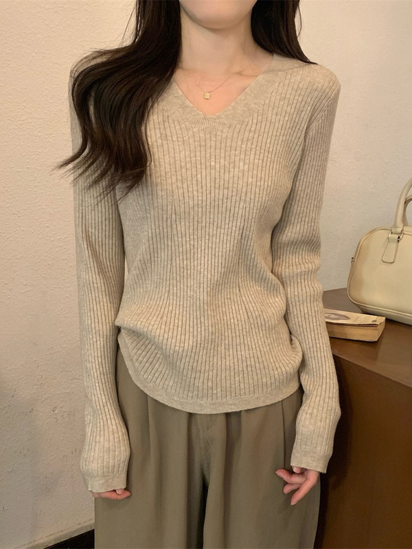 法式V领简约修身打底上衣女秋冬坑条显瘦内搭高级感软糯针织毛衣|undefined