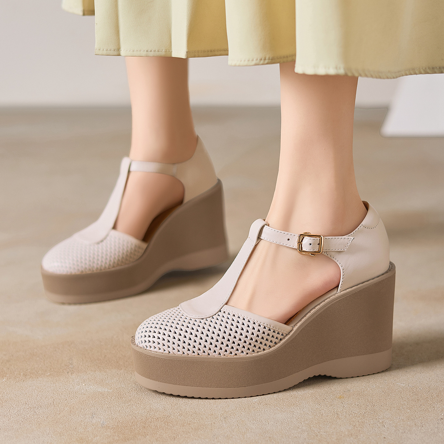 Sandal cao gót nữ đế dày 9.5 cm quai khóa chữ T phong cách tổ chim — màu trắng ngà