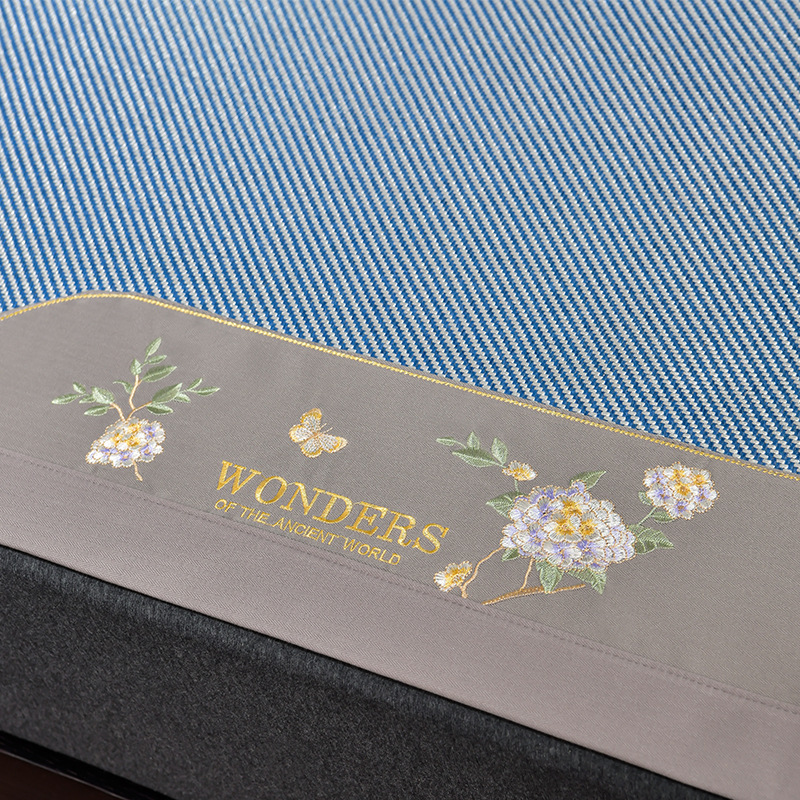 New Ice Vine Double-Sided Embroidered Ice Silk Vine Mat AB-Side Available for Folding Air Conditioning Mat Set of Three Can Be Shipped on behalf