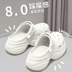 8.0cm厚い底の穴の靴の女性のタイプ2025の新型の夏の外は高くなることを着ます。