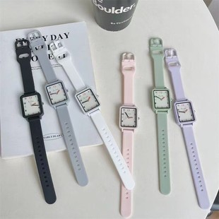 ��Ͱ����K�����ֱ�С����Ů��������С�W���|����Ů�ĺ��s�ֱ�