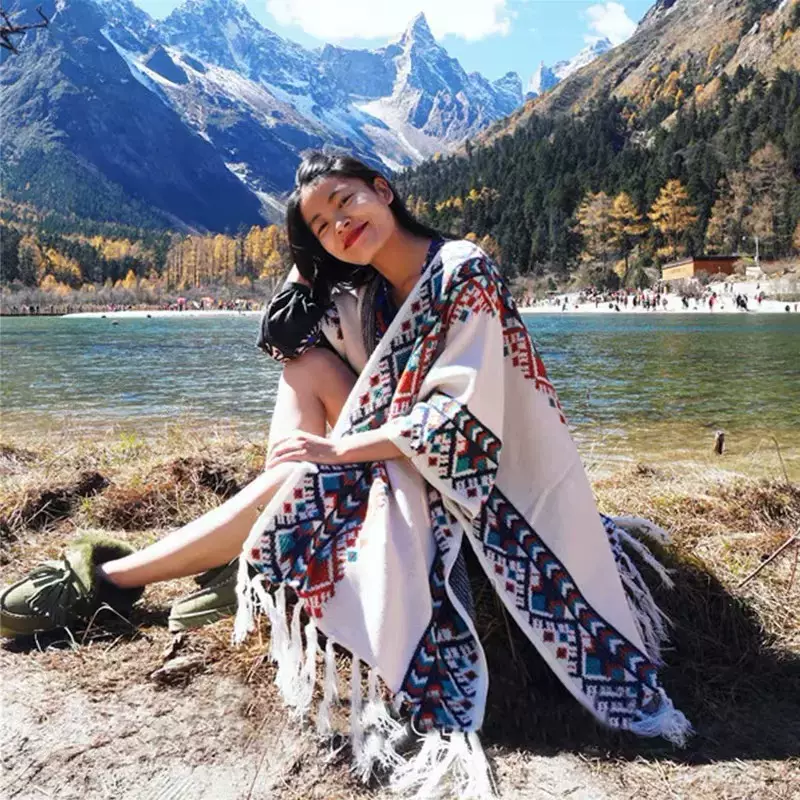 民族风披肩斗篷女保暖西藏草原青海云南丽江新疆旅游拍照超仙围巾