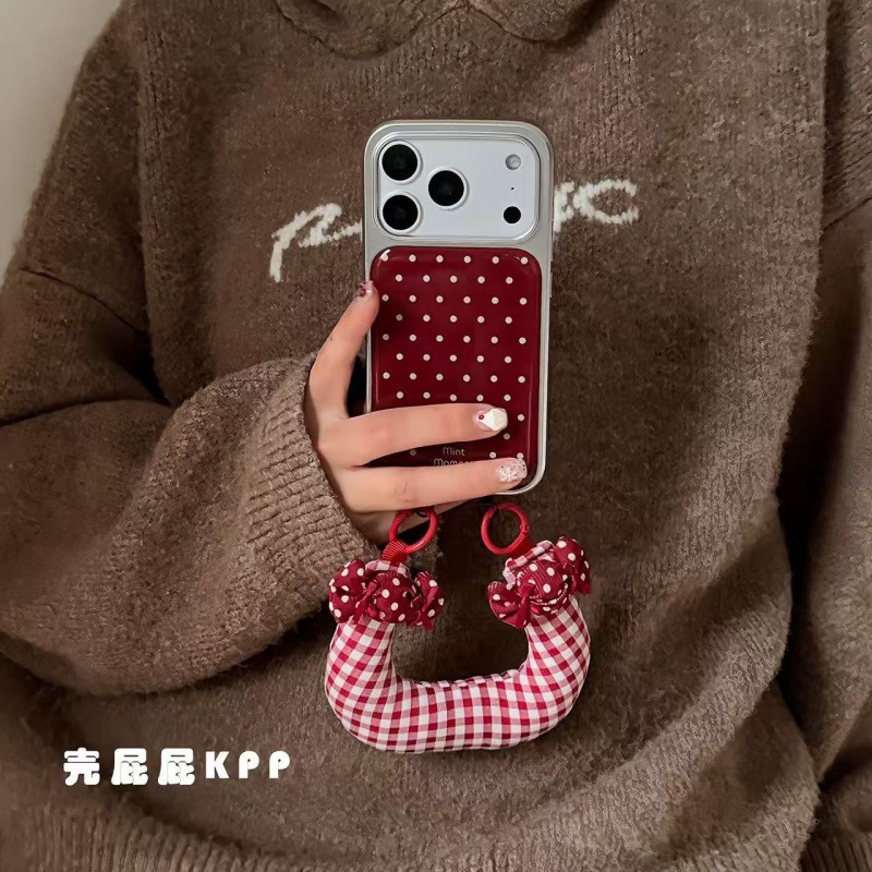 Red Polka Dot Girl Candy Plaid Handle Satchel Suitable for 17P Apple 17Promax Mobile Phone Case Iphone14
