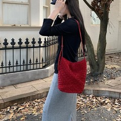 红色头层磨砂牛皮编织水桶包包女大容量复古麂皮绒斜挎包小托特包