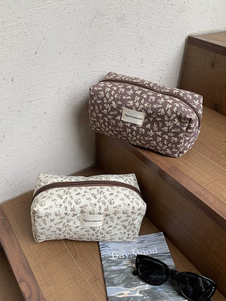 fresh capacious organizer bag