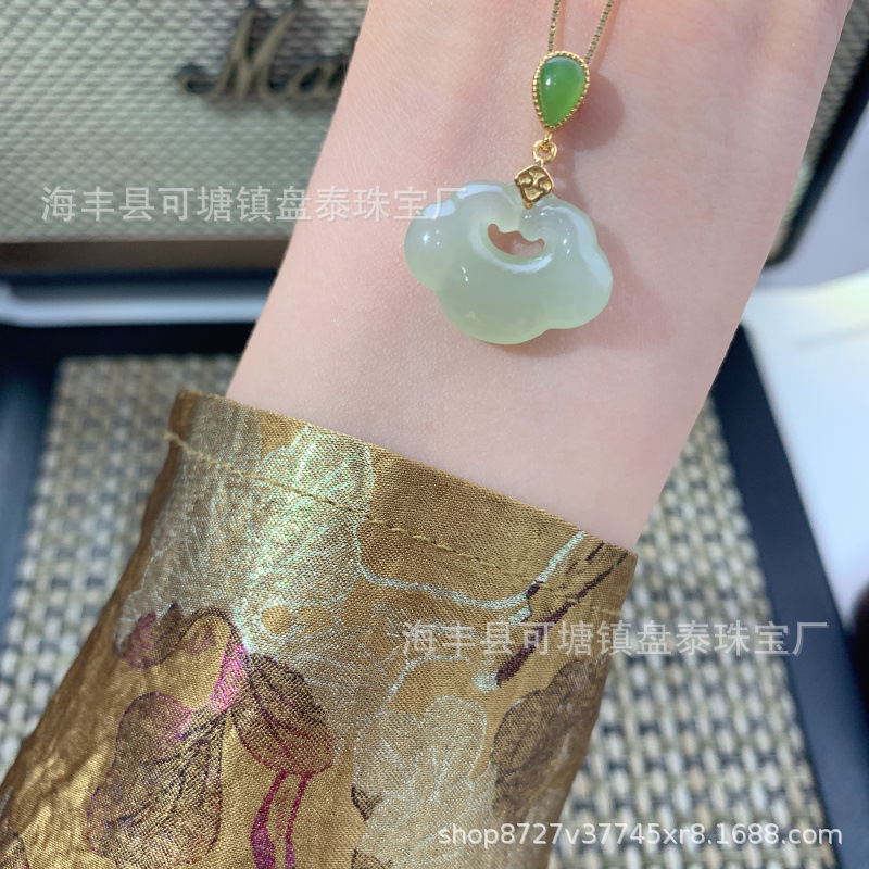 厂家批发 天然和田玉晴水如意锁吊坠 S925银镶嵌
