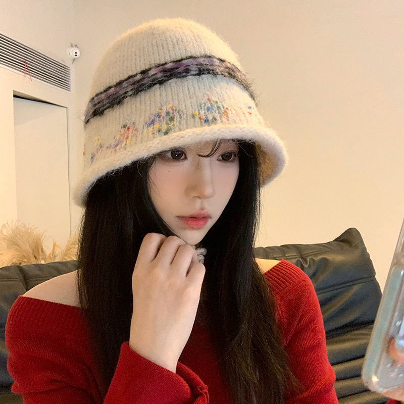 Autumn Winter Colorful Rolled Edge Knitted Bucket 2025 New Retro Ethnic Style Ear Protection Warm Face Slimming_voghion.com