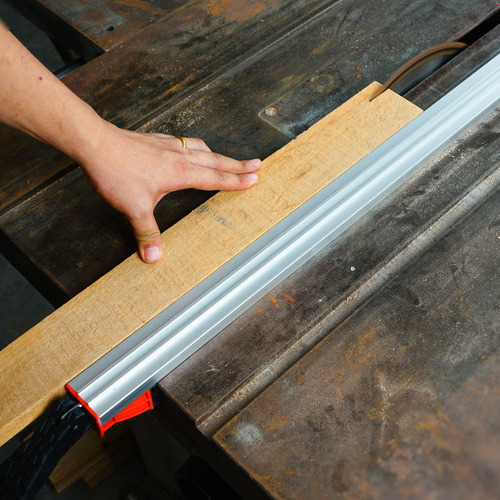 Board plywood cutting machine, electric circular saw, portable woodworking saw, electric circular saw, backing guide rail, ruler clamp