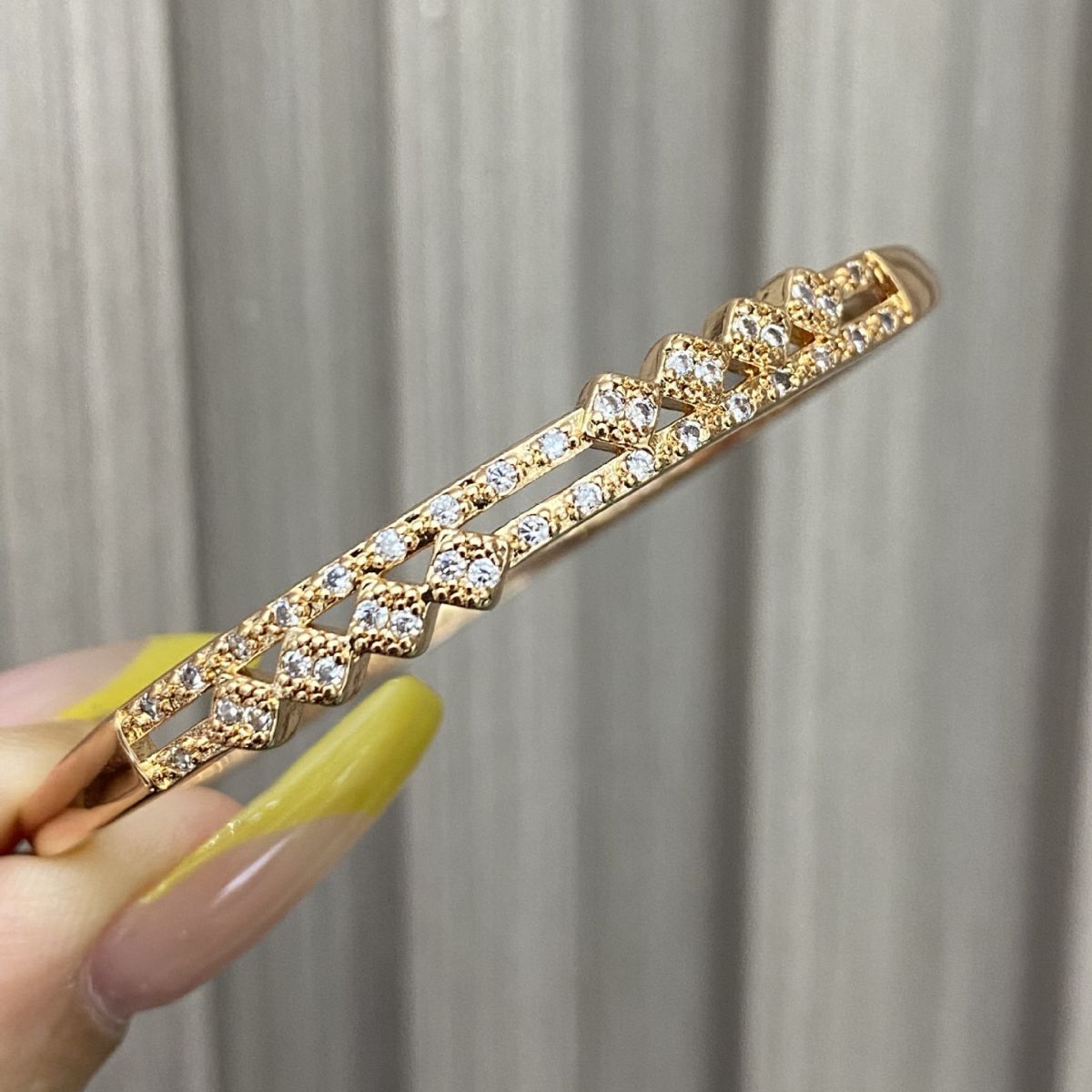 Amazon venta caliente Seiko irregular pulsera de perforación ligera de lujo temperamento de alta calidad pulsera de nicho exquisita al por mayor