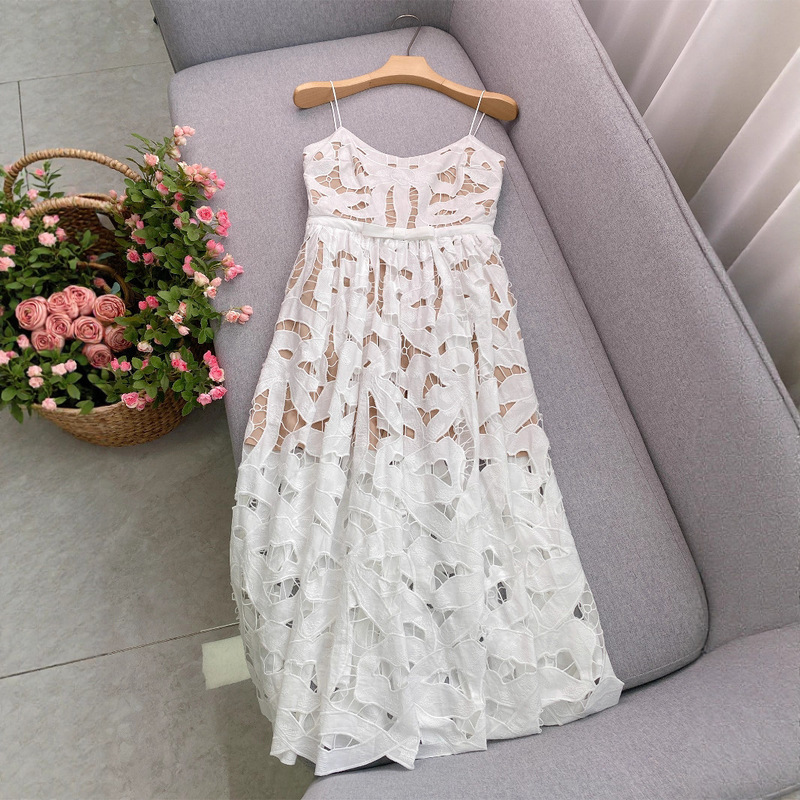 Elegant and Luxurious Two-Tone French-Style White Cotton-Like Water-Soluble Lace Hollow-Out Vacation Spaghetti Strap Dress Gown