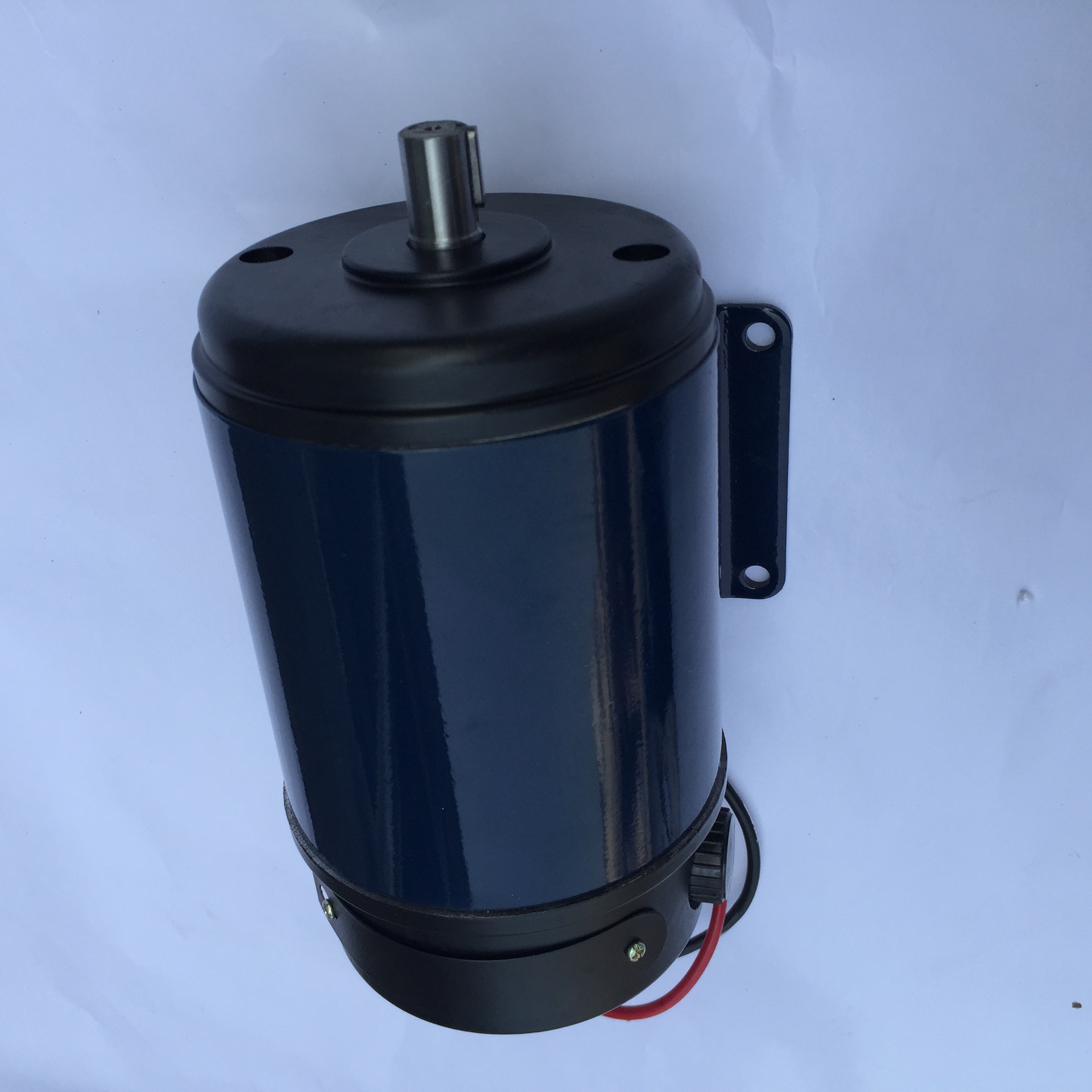 110ZYT154A1直流电机 直流永磁系列电动机 700W220V直流电机 图片