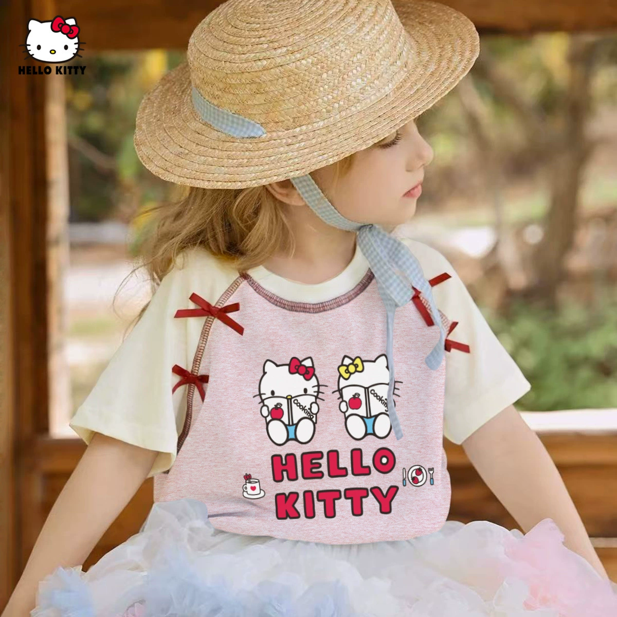 HelloKitty Girls Футболка с короткими рукавами и круглым вырезом с принтом «Hello Kitty» и бантом, новинка 2025 года, детская одежда среднего и большого размера
