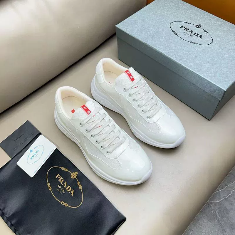 Европейские модные мужские кроссовки на мягкой подошве, модные легкие роскошные британские повседневные универсальные кроссовки на шнуровке из натуральной кожи с цветными блоками.