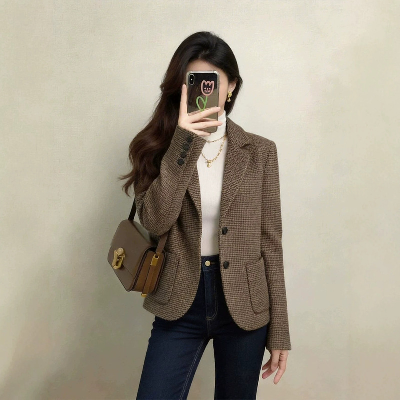 2026 new trendy high-end chic plaid casual blazer for women in autumn