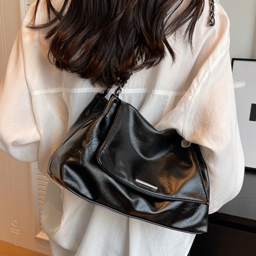 Autumn and winter casual flip shoulder bag 2024 new popular soft surface large capacity bag women's versatile rhombus chain bag